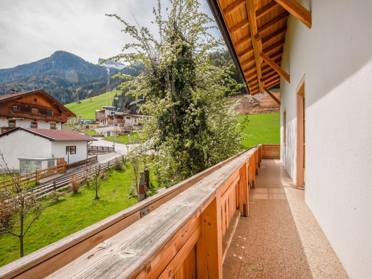 Attractive Apartment In Hainzenberg With Ski Room Екстер'єр фото