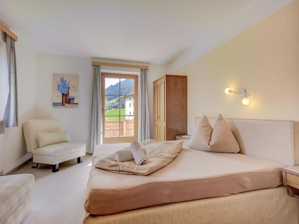 Attractive Apartment In Hainzenberg With Ski Room Екстер'єр фото