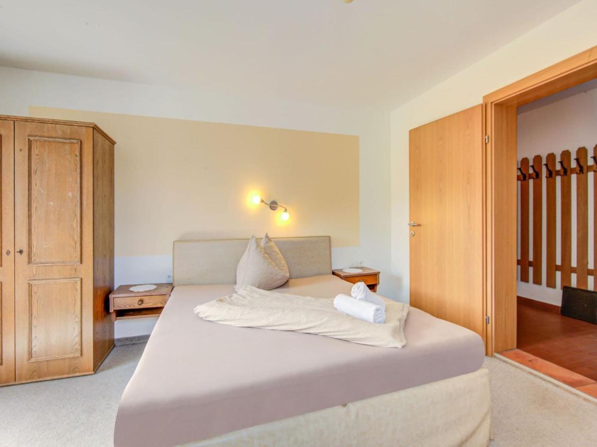 Attractive Apartment In Hainzenberg With Ski Room Екстер'єр фото